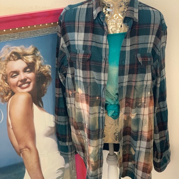 COPY - Custom bleached flannel😍 - Picture 3 of 3